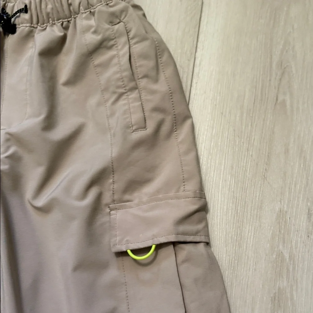 Zara Kid’s Beige Cargo Jogger Pants with Utility Pockets size 9  Inner Lining